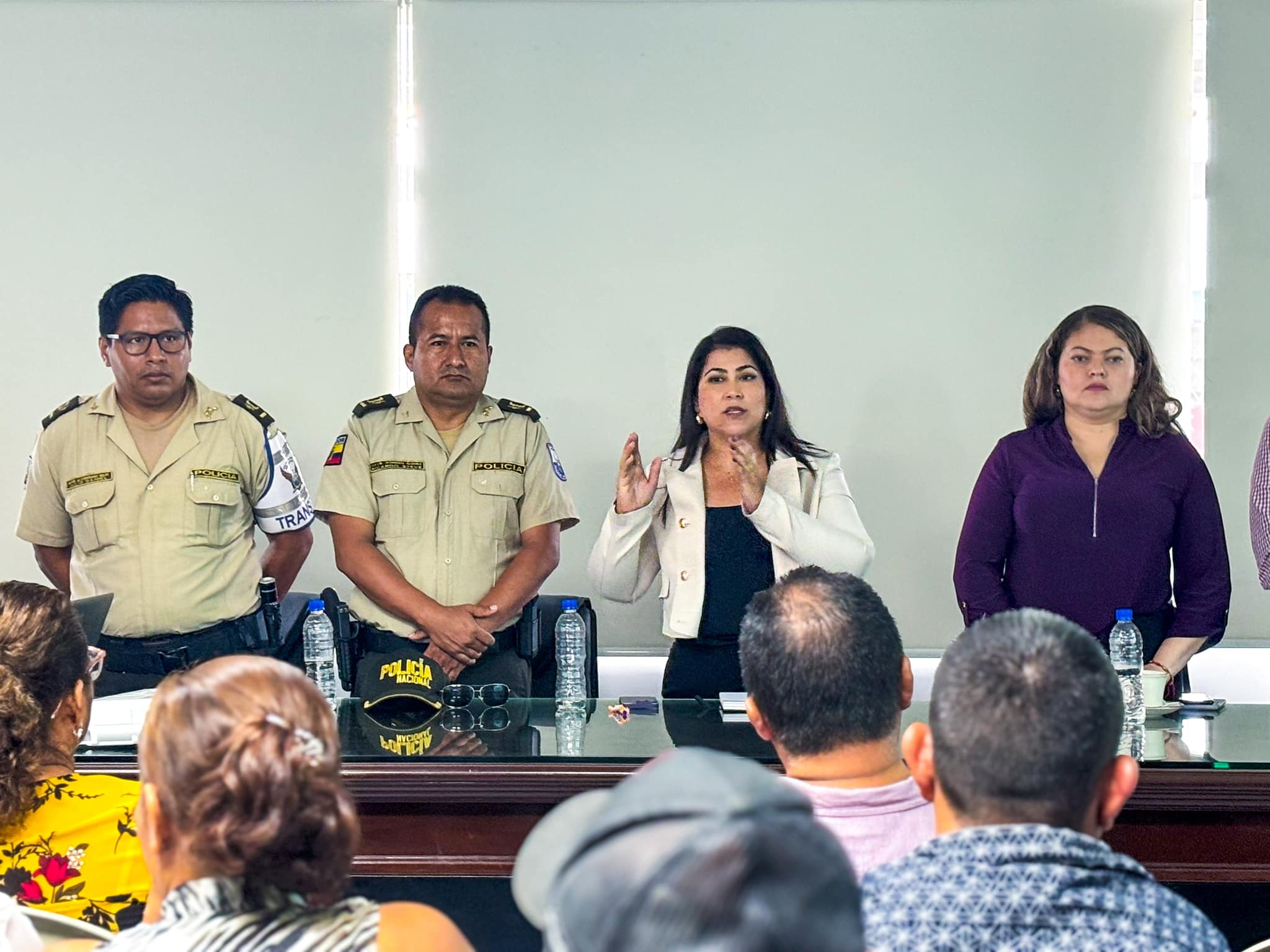 Esfuerzos y colaborar en proyectos que fortalezcan las acciones en cuanto a control del ordenamiento vehicular y comercial 